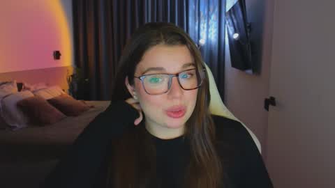 Snapshot of tutti_frutti_ chatting on 10/06/25, 08:39 Ariana online show from 10/06/25, 08:39