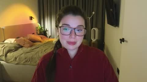 Ariana online show from 11/28/25, 09:06