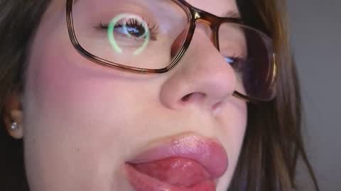 Ariana online show from 11/29/25, 09:29