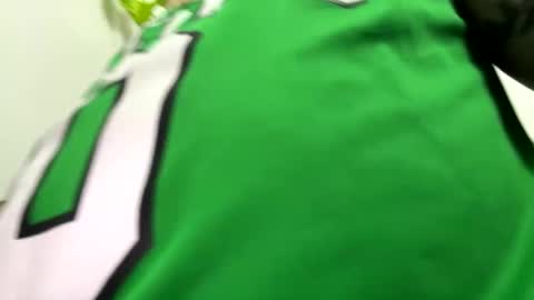 Snapshot of tuvo611077 chatting on 01/02/25, 12:02 tuvo611077 online show from 01/02/25, 12:02