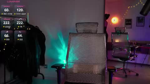 Snapshot of tv_miss chatting on 02/16/26, 02:51 Miss Veth online show from 02/16/26, 02:51