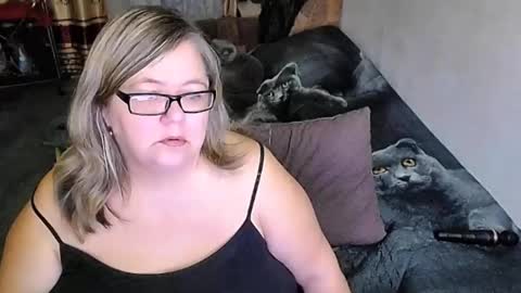 Lana online show from 11/13/25, 12:09