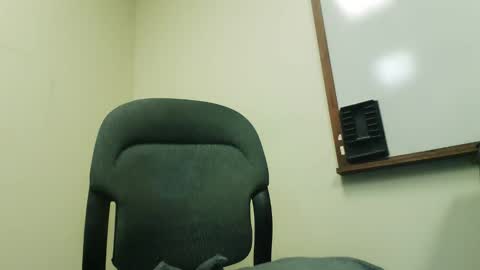 Snapshot of twayne29x chatting on 01/06/26, 10:12 twayne29x online show from 01/06/26, 10:12