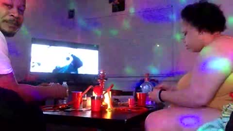 Snapshot of twinandlea chatting on 01/19/25, 02:36 Twin and Lea online show from 01/19/25, 02:36