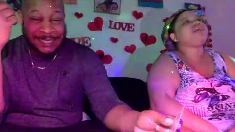 Snapshot of twinandlea chatting on 02/16/25, 12:19 Twin and Lea online show from 02/16/25, 12:19