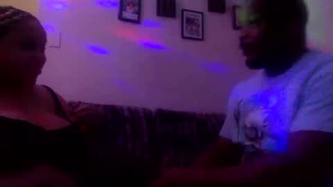 Snapshot of twinandlea chatting on 10/05/25, 04:55 Twin and Lea online show from 10/05/25, 04:55