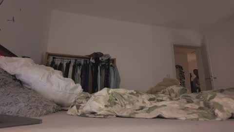 Snapshot of twinflamedesire chatting on 10/26/25, 10:15 TwinFlameDesire online show from 10/26/25, 10:15