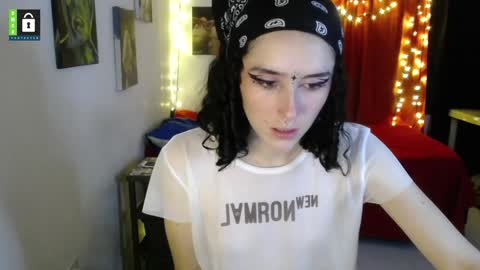 Snapshot of twinflamesxx chatting on 01/09/25, 03:58 TwinFlamesXX online show from 01/09/25, 03:58