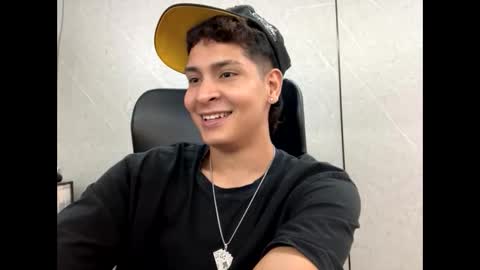 Snapshot of twink_bunny chatting on 06/07/26, 03:27 samu online show from 06/07/26, 03:27