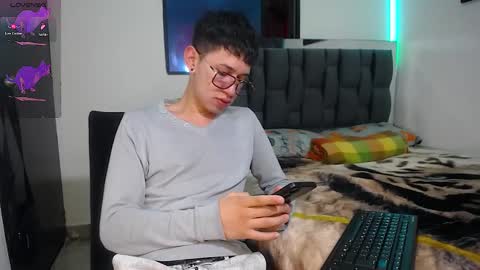 Snapshot of twink_daren chatting on 01/27/25, 06:09 Mr Daren online show from 01/27/25, 06:09