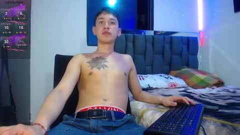 Snapshot of twink_daren chatting on 02/18/25, 12:37 Mr Daren online show from 02/18/25, 12:37