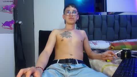 Snapshot of twink_daren chatting on 02/18/25, 11:08 Mr Daren online show from 02/18/25, 11:08