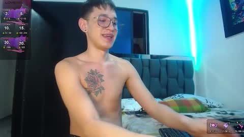 Snapshot of twink_daren chatting on 02/20/25, 11:32 Mr Daren online show from 02/20/25, 11:32