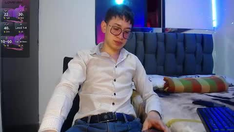 Snapshot of twink_daren chatting on 02/24/25, 05:31 Mr Daren online show from 02/24/25, 05:31