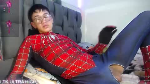 Snapshot of twink_daren chatting on 03/11/25, 12:00 Mr Daren online show from 03/11/25, 12:00