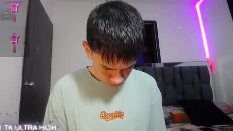 Snapshot of twink_daren chatting on 03/11/25, 05:57 Mr Daren online show from 03/11/25, 05:57