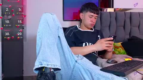 Snapshot of twink_daren chatting on 09/16/25, 05:47 Mr Daren online show from 09/16/25, 05:47