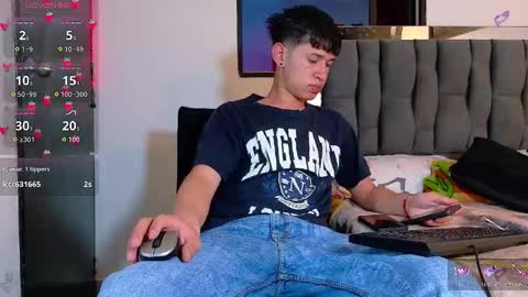 Snapshot of twink_daren chatting on 09/27/25, 07:19 Mr Daren online show from 09/27/25, 07:19