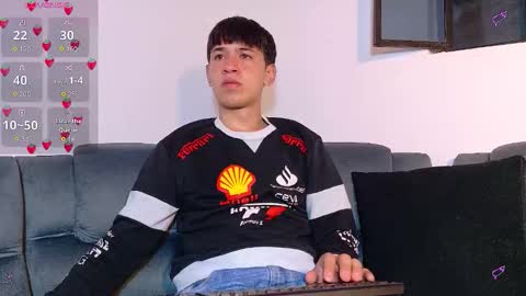 Snapshot of twink_daren chatting on 10/15/25, 05:46 Mr Daren online show from 10/15/25, 05:46