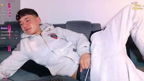 Snapshot of twink_daren chatting on 10/23/25, 05:33 Mr Daren online show from 10/23/25, 05:33