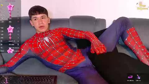 Snapshot of twink_daren chatting on 10/30/25, 08:09 Mr Daren online show from 10/30/25, 08:09