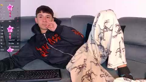 Snapshot of twink_daren chatting on 11/06/25, 07:37 Mr Daren online show from 11/06/25, 07:37