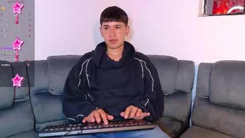 Snapshot of twink_daren chatting on 11/10/25, 07:24 Mr Daren online show from 11/10/25, 07:24