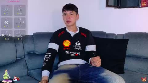 Snapshot of twink_daren chatting on 12/03/25, 07:12 Mr Daren online show from 12/03/25, 07:12