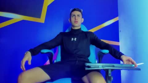 twink_scott19 online show from 11/12/25, 12:16