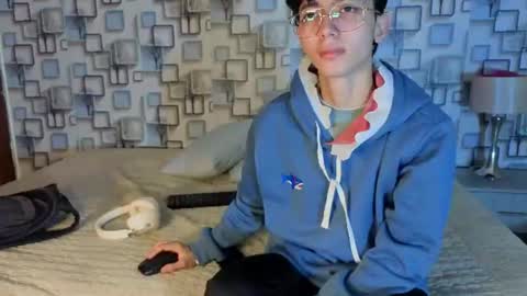 Sebastin online show from 06/25/26, 11:59