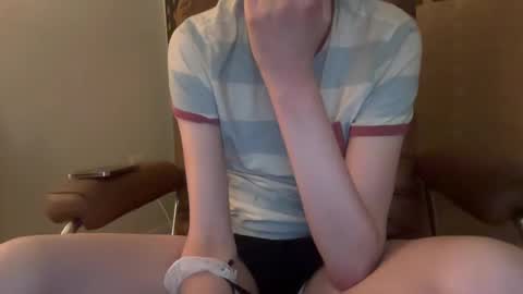 Snapshot of twinkie_lad117 chatting on 10/04/25, 07:17 twinkie_lad117 online show from 10/04/25, 07:17