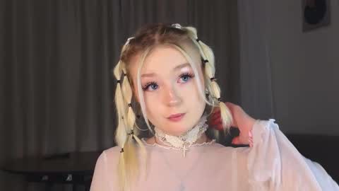 twinklefluff online show from 11/25/25, 04:40