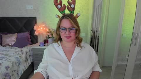 twinklingstar_ online show from 12/25/24, 07:13