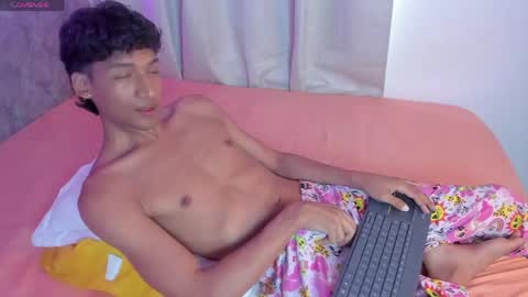 twinksboys_23 online show from 04/28/26, 01:49