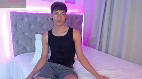 twinksboys_23 online show from 05/11/26, 02:01