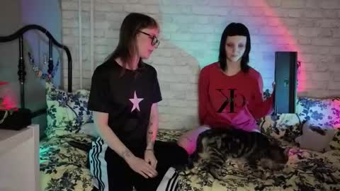 Snapshot of twins_terror chatting on 02/25/26, 10:19 Sin and Skin online show from 02/25/26, 10:19