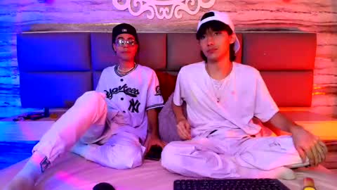 twinslovers_ online show from 09/28/25, 08:25