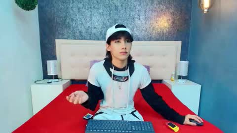 twinslovers_ online show from 10/09/25, 08:51