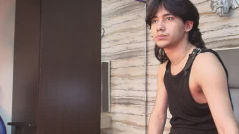 twinslovers_ online show from 05/12/26, 03:58