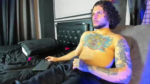 Clio  Tadeo online show from 03/04/25, 03:37