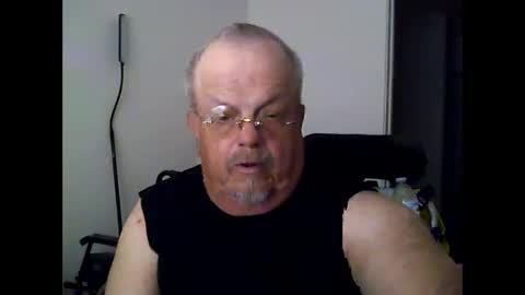 Snapshot of two_wheels_two_balls chatting on 05/12/26, 07:44 two_wheels_two_balls online show from 05/12/26, 07:44