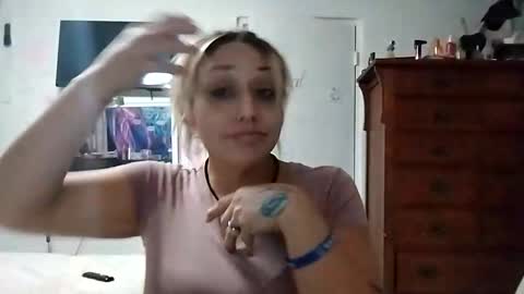 Twocrazy85 online show from 11/12/25, 10:04