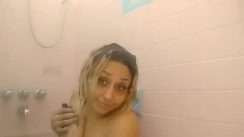 Twocrazy85 online show from 11/20/25, 02:39