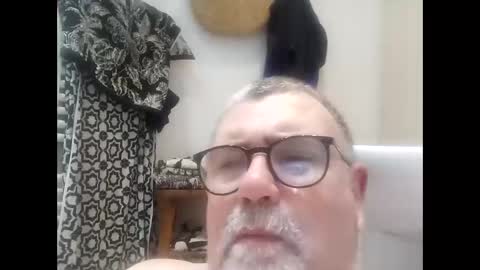 Snapshot of twohats2810 chatting on 02/08/26, 08:23 twohats2810 online show from 02/08/26, 08:23