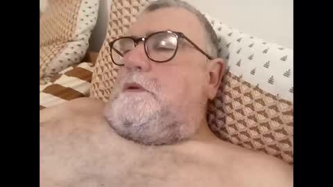 Snapshot of twohats2810 chatting on 03/10/26, 08:14 twohats2810 online show from 03/10/26, 08:14