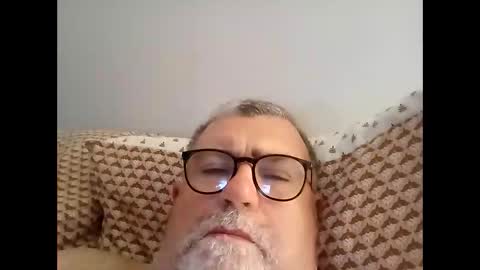 Snapshot of twohats2810 chatting on 03/12/26, 10:38 twohats2810 online show from 03/12/26, 10:38