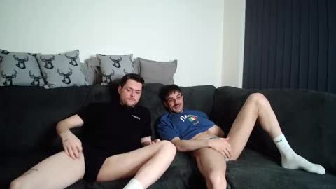 Snapshot of twotwinkhusbands chatting on 02/01/26, 06:06 RyanRowan online show from 02/01/26, 06:06