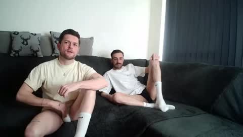 Snapshot of twotwinkhusbands chatting on 05/17/26, 05:42 RyanRowan online show from 05/17/26, 05:42