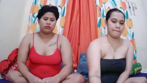 Snapshot of twowetcuties chatting on 02/11/25, 06:08 Lyn and lea online show from 02/11/25, 06:08