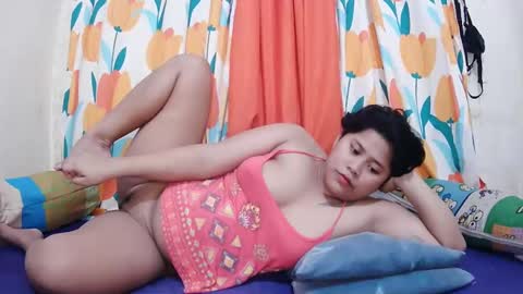 Snapshot of twowetcuties chatting on 02/27/25, 03:36 Lyn and lea online show from 02/27/25, 03:36
